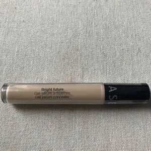Sephora Collec. Bright Future Gel Serum Concealer